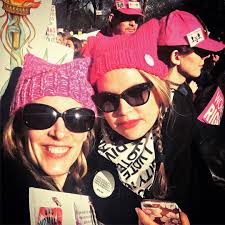 Laura Duval Bird (@LauraDBird)