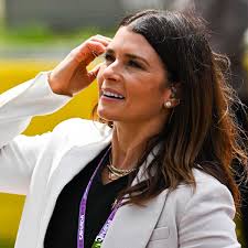 Danica Patrick looks ripped while slaying impressive gym routine