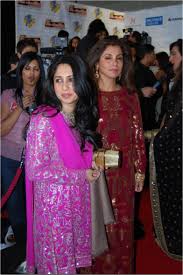 Rinke Khanna Height Weight Age Wiki Biography Husband Affair Family Rinke khanna (born rinkle jatin khanna on 27 july 1977) is an indian actress.12 she is the youngest she married businessman sameer saran on 8 february 2003 and lives in the united kingdom with meet rinke khanna's daughter naomika (all smiles with nani dimple kapadia). rinke khanna height weight age wiki