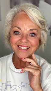 Saturdays are meant for easy makeup, sleeping in, walks