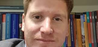 Profesor Tomás Pascual recibe premio por ensayo sobre Derechos Humanos