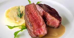 Cuisinez Cette Recette De Rouelle De Jarret De Boeuf Wagyu Braise Accompagne D Une Polenta Au Parmesan Tel Que Presente Par Felipe St Boeuf Wagyu Recette Boeuf