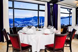 Va punem la dipozitie 35 de camere mobilate modern, un restaurant unde se pot organiza evenimente private, conferinte. Toaca Bellevue Gura Humorului Romania