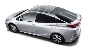 Toyota prius outdoor crash test in various situations is presented in this video. Next Generation Toyota Prius Has Solar Roof For Europe Japan