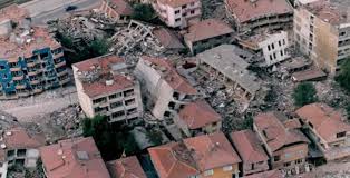 Son dakika depremler yaşanmaya devam ederken yurt genelinde vatandaşlar merakla son depremleri araştırıyor. Gecmisten Gunumuze En Buyuk Depremler