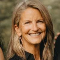 Kim Wilke's Instagram, Twitter & Facebook