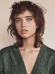 More long layers than proper bangs, you can create the illusion of a bit of fringe by tucking your side part. 20 Gorgeous Layered Hairstyles Haircuts In 2020 The Trend Spotter