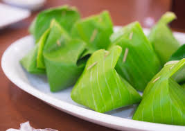 Yuk, langsung simak di bawah ini. 4 Fungsi Daun Pisang Sebagai Pembungkus Makanan Dan Kelebihannya