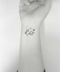 Küçük dövmelerin en çok yakıştığı bölgelerden biri de bileklerdir. Paola Carrillo Adli Kullanicinin Tatuajes Panosundaki Pin Bilek Dovmeleri Dovme Dovme Modelleri