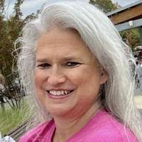 Traci Owen's Instagram, Twitter & Facebook