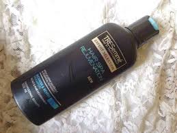 It even moisturizes the dry and flaky scalp to prevent dandruff and itchiness. Top 10 Shampoos For Dry And Rough Hair