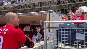 Joseph daniel votto is a canadian professional baseball first baseman for the cincinnati reds of major league baseball. Reds Star Joey Votto Surprises 6 Year Old Super Fan