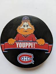 During an nhl hockey game between the canadiens and the colorado avalanche in montreal, jan. Montreal Canadiens Offizielle Maskottchen Souvenir Hockey Puck Youppi Ebay