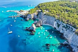 The plus side of isole tremiti is that it is not that popular by the masses (yet) which is why this beach is nice and quiet! Baia Dei Pagliai Spiaggia Incantevole Delle Isole Tremiti Puglia Com