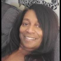 Iris Pettigrew's Instagram, Twitter & Facebook