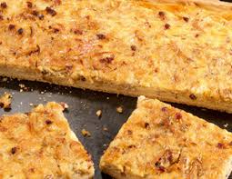 Bratwürstel mit sauerkraut schweinsbraten mit sauerkraut klingt nicht nur gut sondern auch logisch. Sauerkrautkuchen Mit Speck Rezept Tegut