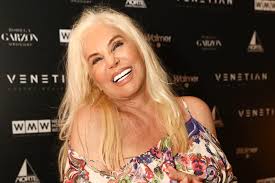 Video susana giménez le puso una bombacha a su perra rita porque está en celo. Decidi Terminar Con El Look Cuarentena Susana Gimenez Recibe Sus 77 Anos De La Mejor Manera El Intransigente
