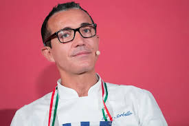 Chi è Gino Sorbillo: vita privata, biografia e ristoranti del pizzaiolo