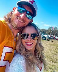 Bailey Floyd (@thebaileyfloyd) · Instagram photos and Reels