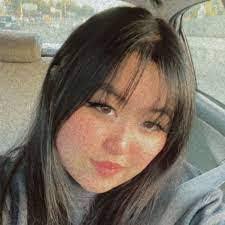 Kim Sierra's Instagram, Twitter & Facebook