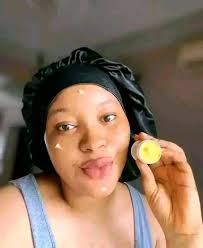 Wanna damage your skin? Order products from them! Kindly don't be fooled by  their fake and paid reviews and followers 🙏🏻 I ordered a good moisturiser  for dry skin, they sent me