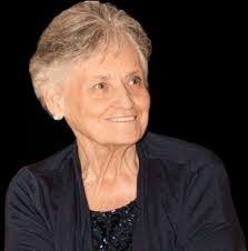 Elizabeth Toth's Instagram, Twitter & Facebook