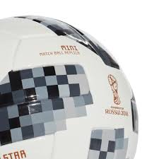 So the new adidas telstar match ball for the 2018 world cup has a microchip inside it? Adidas Telstar 18 Mini Ball Wm 2018 Fussball Gr 1 Weiss Schwarz Fussballgott24 Himmlisch Shoppen Teuflisch Gunstig