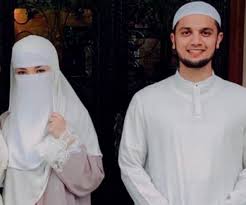 The raja muda (crown prince) of the state of selangor, tengku amir shah sultan sharafuddin idris shah has agreed to take over the post of president at the red giants, it was announced on tuesday. Neelofa Suami Didakwa Di Mahkamah Esok Utusan Digital