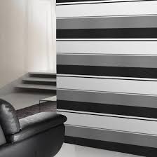 Black And White Striped Wall Bedroom Www Biggerbids Com Pareti A Righe Idee Per La Casa Decorazioni