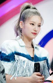 Yeji Pics On Twitter Itzy Pics Kpop Girl Groups