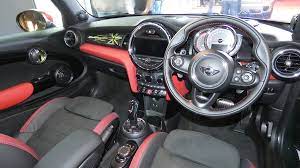 Gambar dalam kereta mini cooper. Mini Malaysia Lancar Model Mini Cooper S 3 Dan 5 Pintu Harga Bermula Dari Rm227k Careta