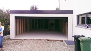 Wir haben das grundstück mit hecke gekauft und unsere nachbarin mit dem wissen um diese hecke ebenfalls. 5x7m Fink Garage