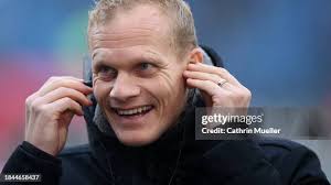 Referee Nicolas Winter shows red card for Junior Brumado of FC Hansa...  News Photo