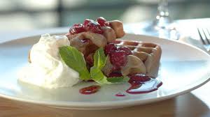 Waffeln Mit Heissen Kirschen Bildquelle Wdr Einfach Kostlich Waffeln Lebensmittel Essen