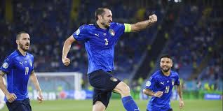 Giorgio chiellini is a defender and is 6'1 and weighs 168 pounds. Injured Italy Captain Giorgio Chiellini Targets Return For Euro Last 16 The New Indian Express