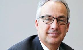 Movers and Shakers, Financial Services