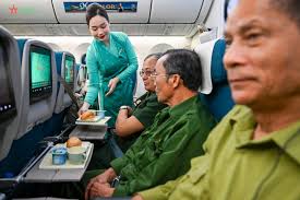 Có những chuyến bay khiến ta nhớ mãi không phải vì tiện nghi, mà vì những  con người trên chuyến bay ấy”