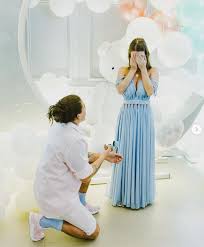 O casal está esperando o primeiro filho, um menino que se chamará joão miguel. Whindersson Nunes E Maria Deggan Revelam Sexo De Bebe E Anunciam Noivado Sangrambd