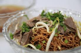 Mee kolok tang merupakan antara restoran yang menyajikan mi kolok yang halal dan enak. Resepi Mee Kolok Sarawak Original