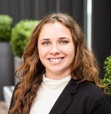 Ashley Rustad's Instagram, Twitter & Facebook