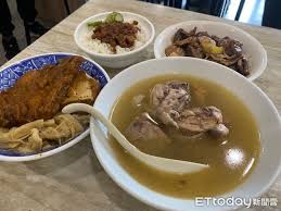 Jun 10, 2021 · 〔記者林明佑／彰化市報導〕端午節將至，本土疫情尚未趨緩，警方配合相關防疫工作，夜以繼日宣導、取締，十分辛苦，也犧牲佳節與家人同聚的時間，為感謝員警防疫工作辛勞，民進黨彰化縣黨部古早味粽香列車今(10 Zm0gksbfadrtom