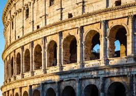 Das kolosseum eigentlich amphitheatrum flavium, flavisches amphitheater benannt nach einer kolossalstatue des nero, die in der nähe stand. Kolosseum Rom