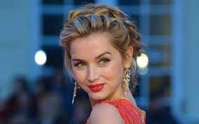 To pull off playing marilyn monroe you don't just have to get her look right, but also her voice. Ana De Armas As Marilyn Monroe Movie Called Brilliant By Author Joyce Carol Oates Den Of Geek