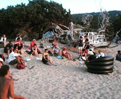 Άσε με.άσε με να είμαι εγώ , αλλιώτικη να φαντάζω. Festibal Ammoy Sto Sarakhniko Ths Gaydoy In Gr