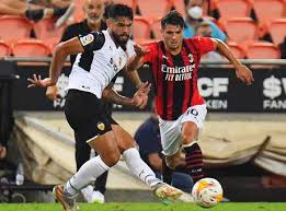 There are 1 weekly flights from milan, italy to valencia; Wpqruxlnr Tkmm