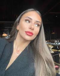 Jennifer Waldemar's Instagram, Twitter & Facebook