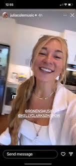 Julia Cole Kelly Clarkson