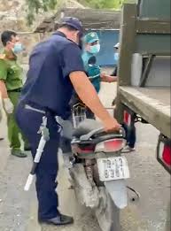 Hai ông đào công thiên, cựu phó chủ tịch ubnd tỉnh và ông võ tấn thái, cựu giám đốc sở tài nguyên và môi trường tỉnh. 7ihp3wbz57shum