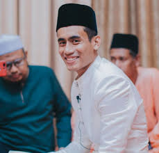 Posisi pembalap malaysia di tim moto2 diisi, beneran ke motogp nih?) di antara undangan yang hadir tampak ceo sepang international circuit (sic) datuk razlan razali. Hafizh Syahrin Sah Bergelar Suami Sukan Mstar