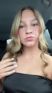 Ashley Cromer's Instagram, Twitter & Facebook